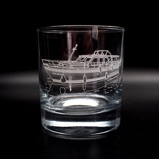 Stevens 1140 canal yacht engraved on a plain tumbler glass