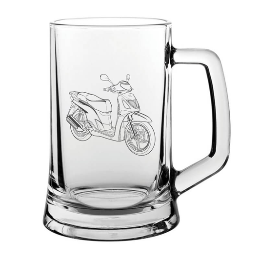 hon SH125 scooter glass tankard – digital engraving mockup / engraving preview