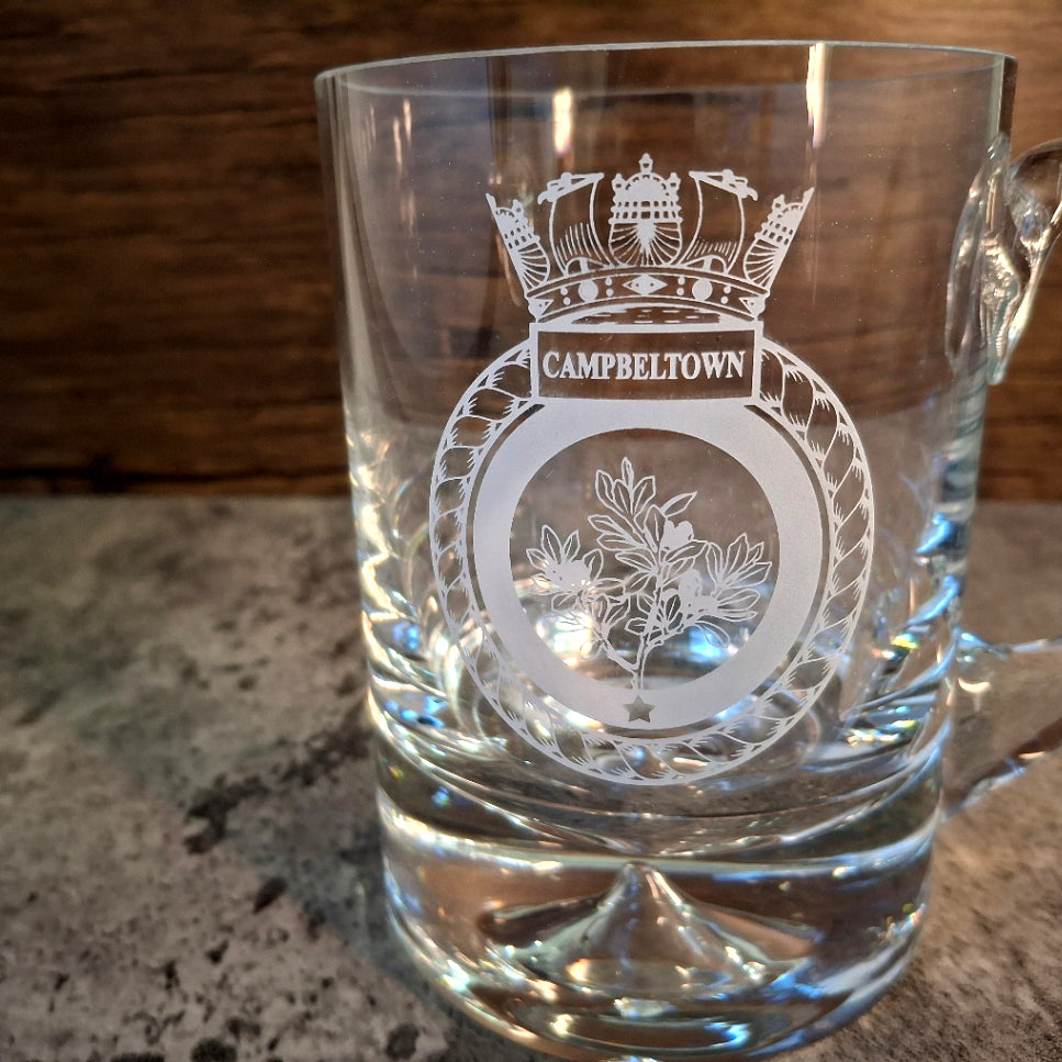 close up of dimple base glass tankard engraved with Campbeltown naval crest