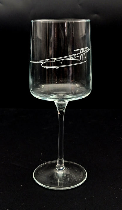 Pirat Glider artwork engraved on wine glass